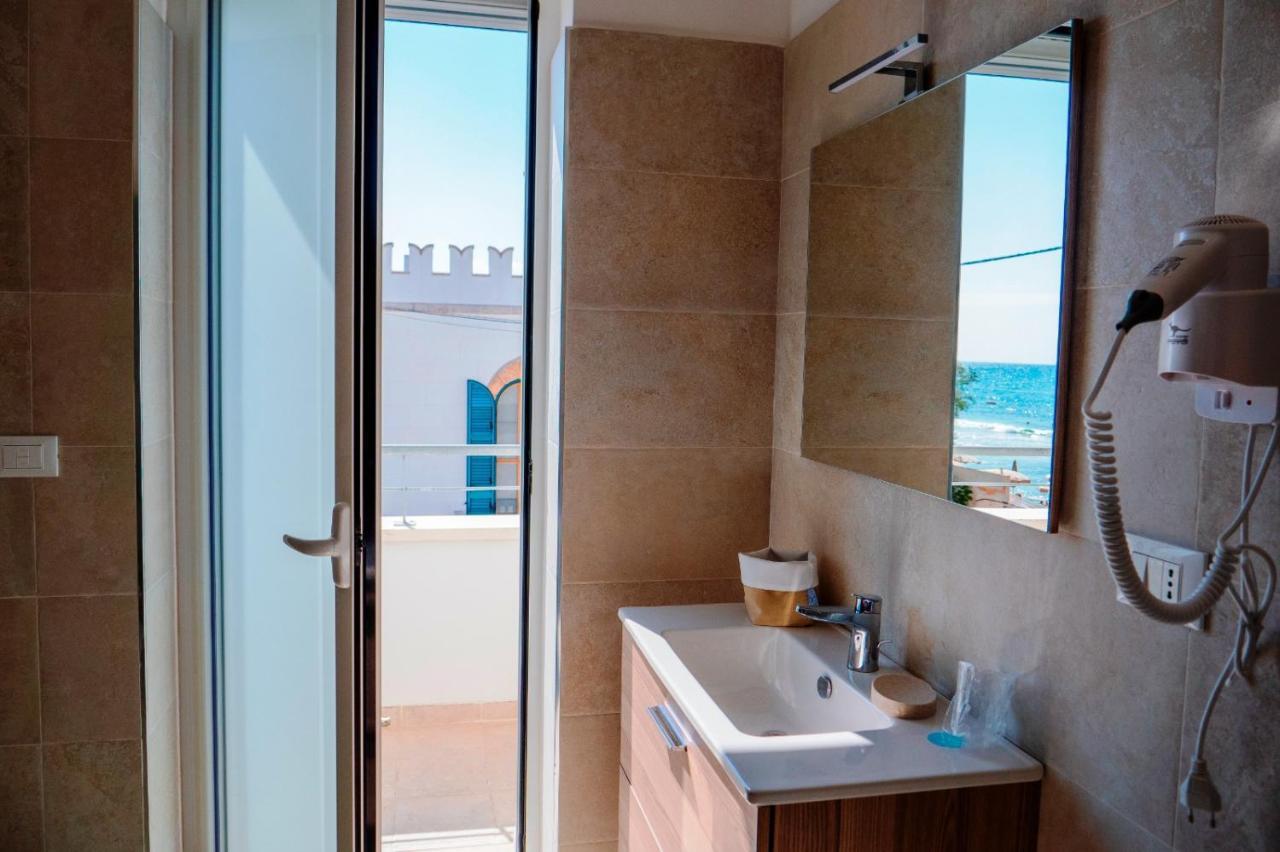 B&B A Un Passo Dal Mare Torre Canne Exteriör bild