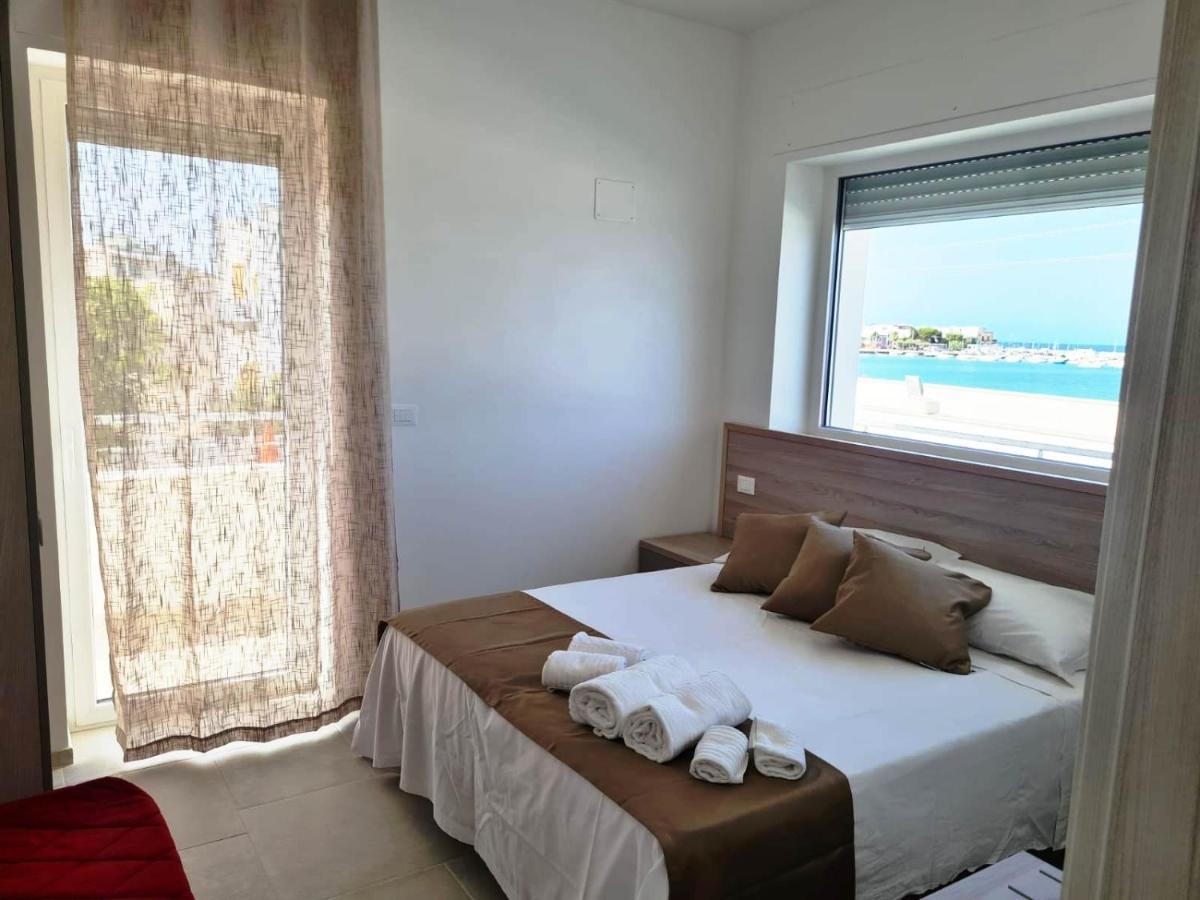 B&B A Un Passo Dal Mare Torre Canne Exteriör bild